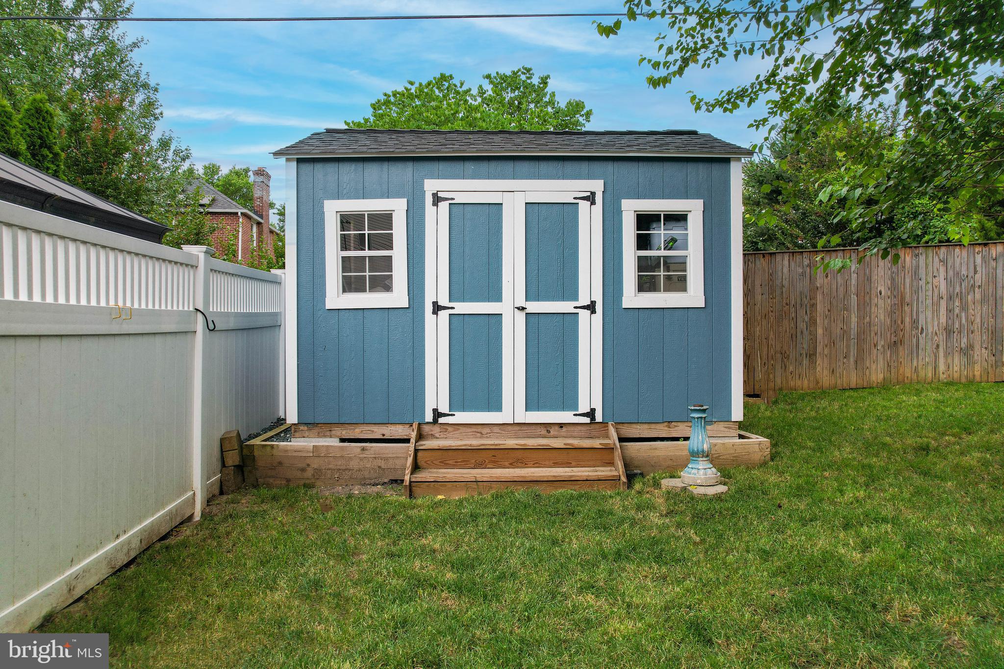 708 Dorchester Road Baltimore, MD 21229 - Photo 45 of 50 shed 10X12 with workbench