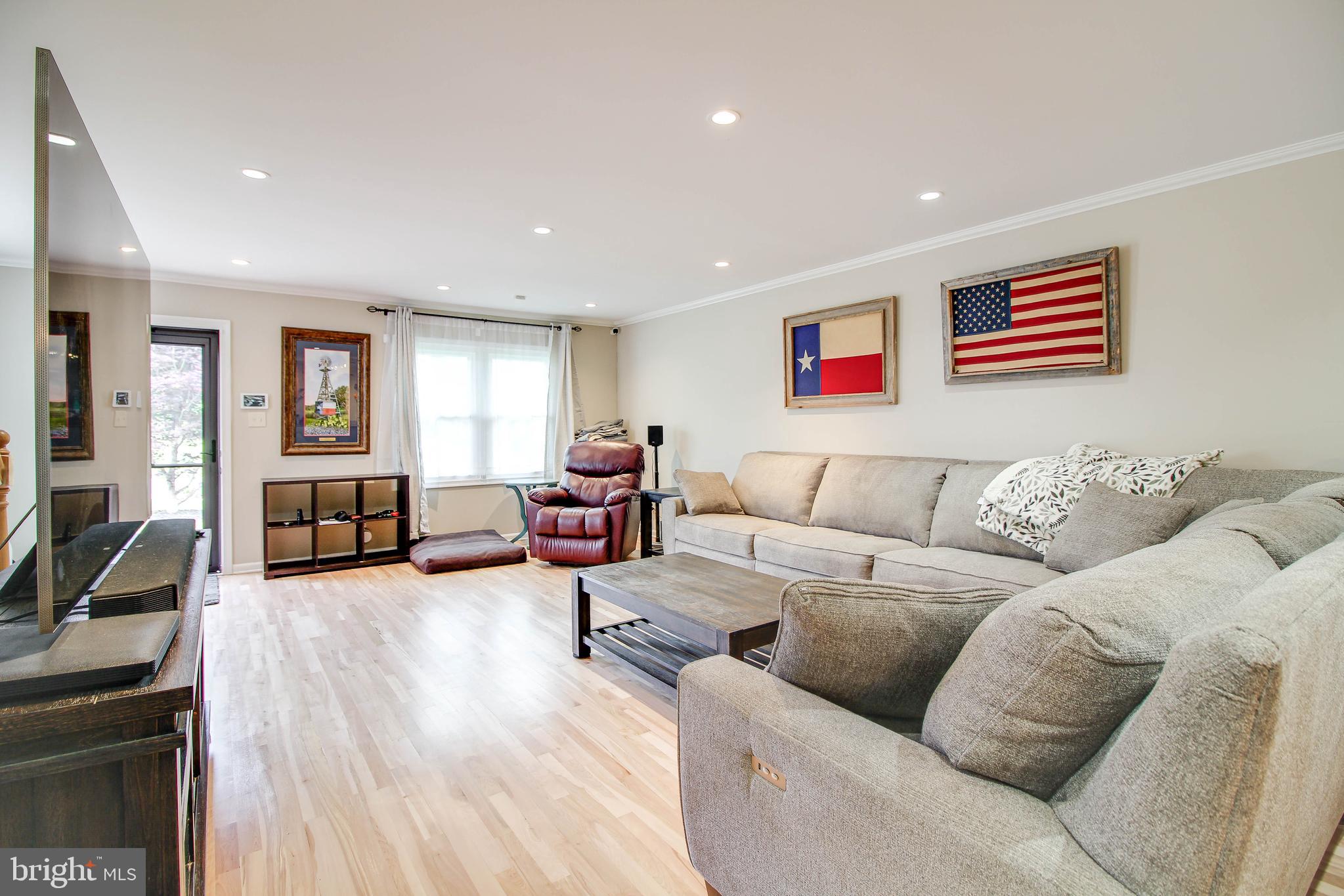 708 Dorchester Road Baltimore, MD 21229 - Photo 7 of 50 LR