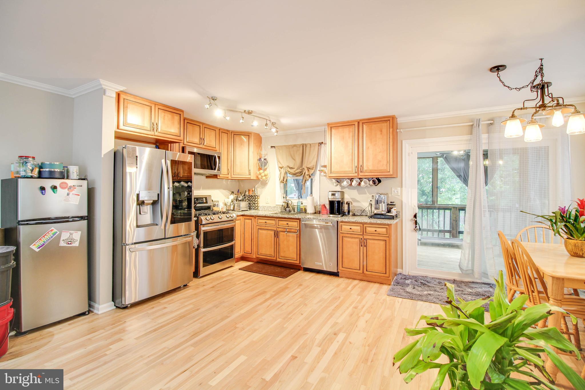 708 Dorchester Road Baltimore, MD 21229 - Photo 10 of 50 Kitchen