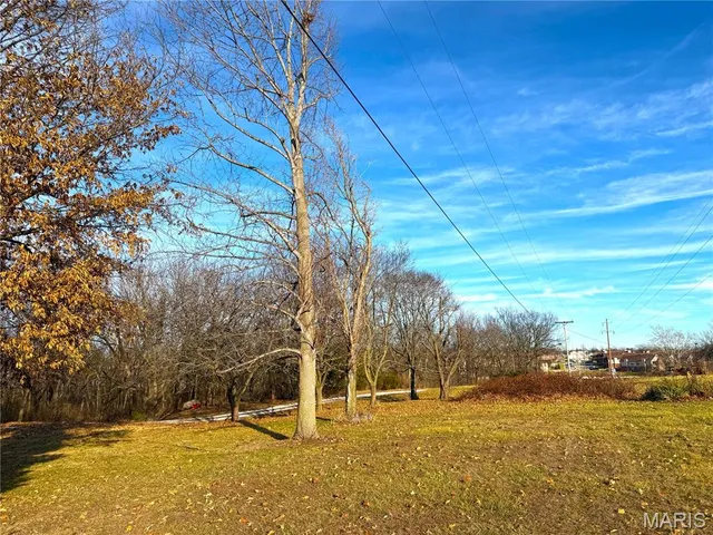 $575,000 | 1825 South Henke Road, Lake St. Louis, MO 63367