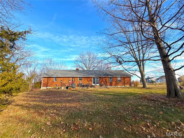 $575,000 | 1825 South Henke Road, Lake St. Louis, MO 63367