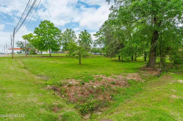 $39,500 | 200 South Fir Avenue, Collins, MS 39428