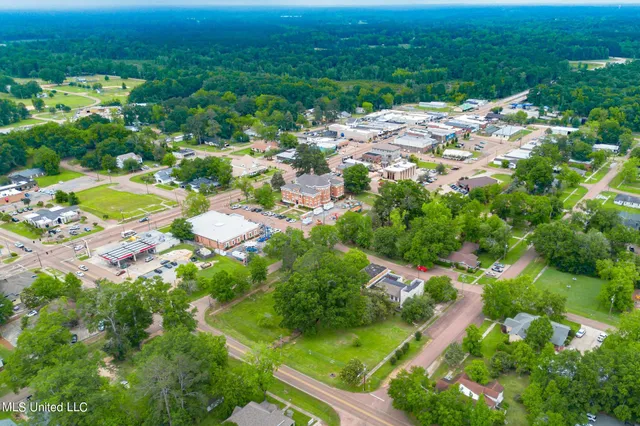 $39,500 | 200 South Fir Avenue, Collins, MS 39428
