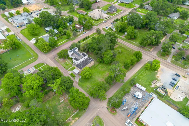 $39,500 | 200 South Fir Avenue, Collins, MS 39428