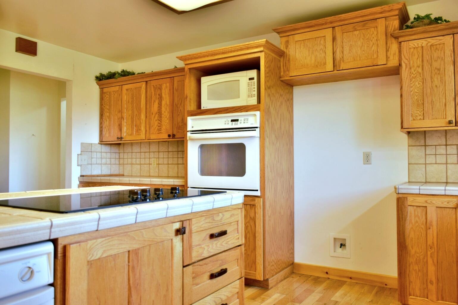 7419 Holland Corner Road Cave Junction, OR 97523 - Photo 11 of 48