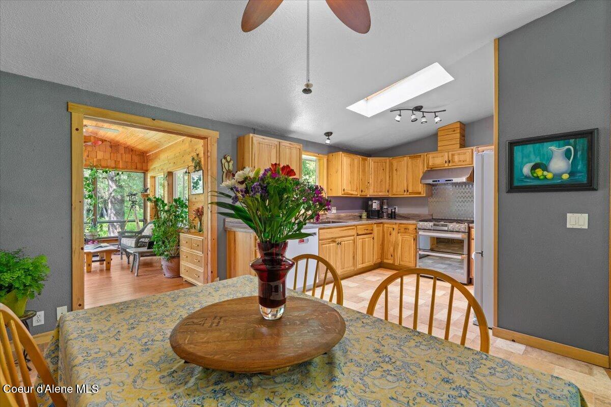 594 Hidden Valley Road Sandpoint, ID 83864 - Photo 10 of 44 019-Dining