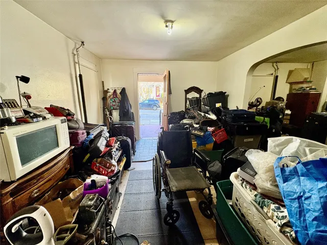 $179,900 | 215 Oak Hill Avenue, Endicott, NY 13760