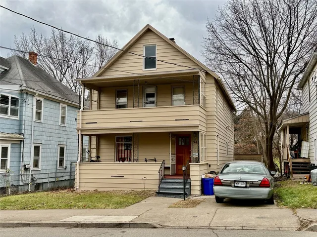 $179,900 | 215 Oak Hill Avenue, Endicott, NY 13760