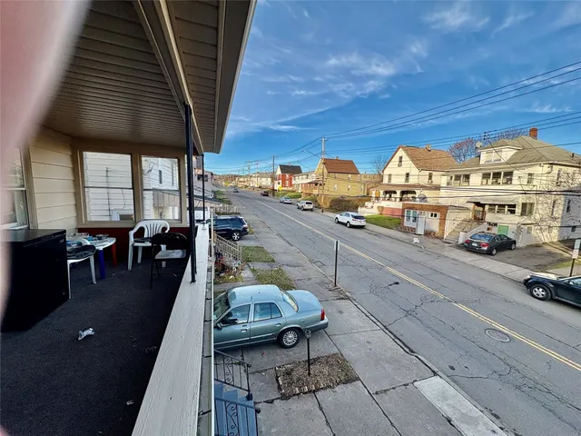 $179,900 | 215 Oak Hill Avenue, Endicott, NY 13760