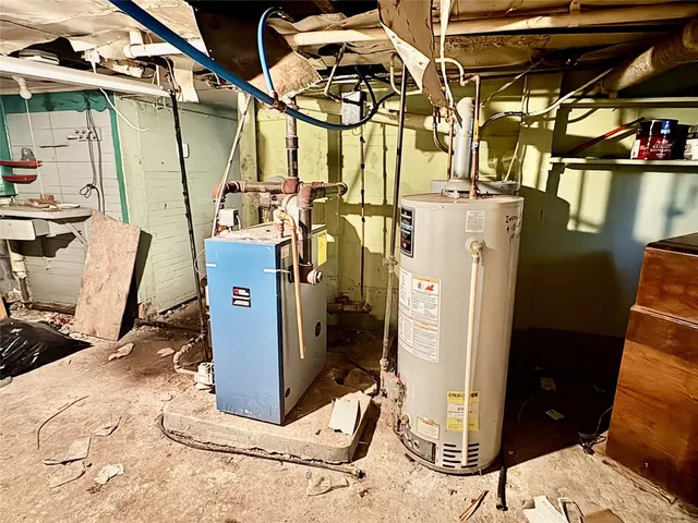 $179,900 | 215 Oak Hill Avenue, Endicott, NY 13760