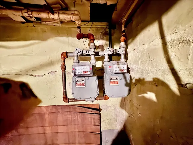 $179,900 | 215 Oak Hill Avenue, Endicott, NY 13760