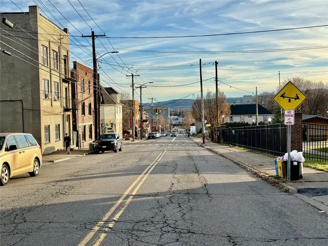 $179,900 | 215 Oak Hill Avenue, Endicott, NY 13760