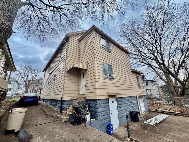 $179,900 | 215 Oak Hill Avenue, Endicott, NY 13760