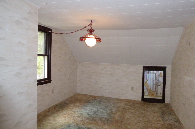 21 Schroback Road Plymouth, CT 06782 - Photo 13 of 22 an empty room with window