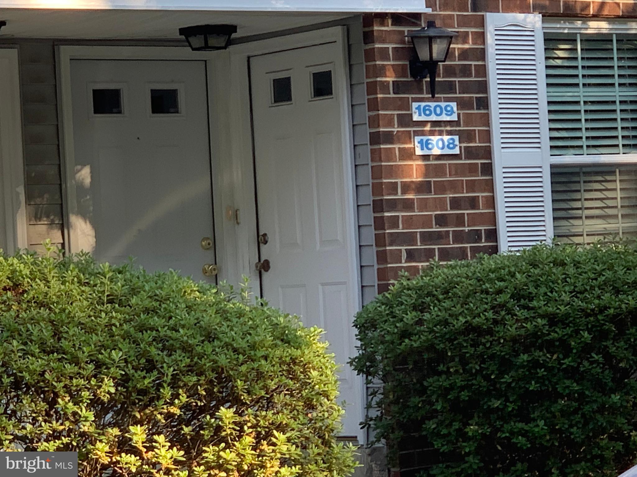 1609 Huntingdon Mews Clementon, NJ 08021 - Photo 2 of 15 a view of a door and a window