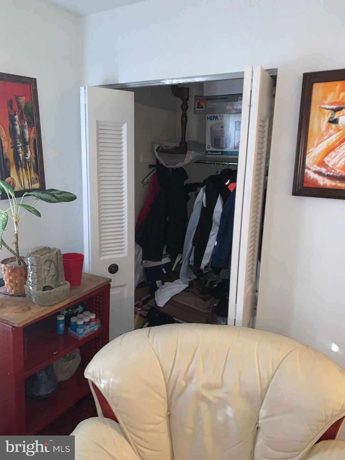 1609 Huntingdon Mews Clementon, NJ 08021 - Photo 6 of 15 a bedroom with a bed and a mirror