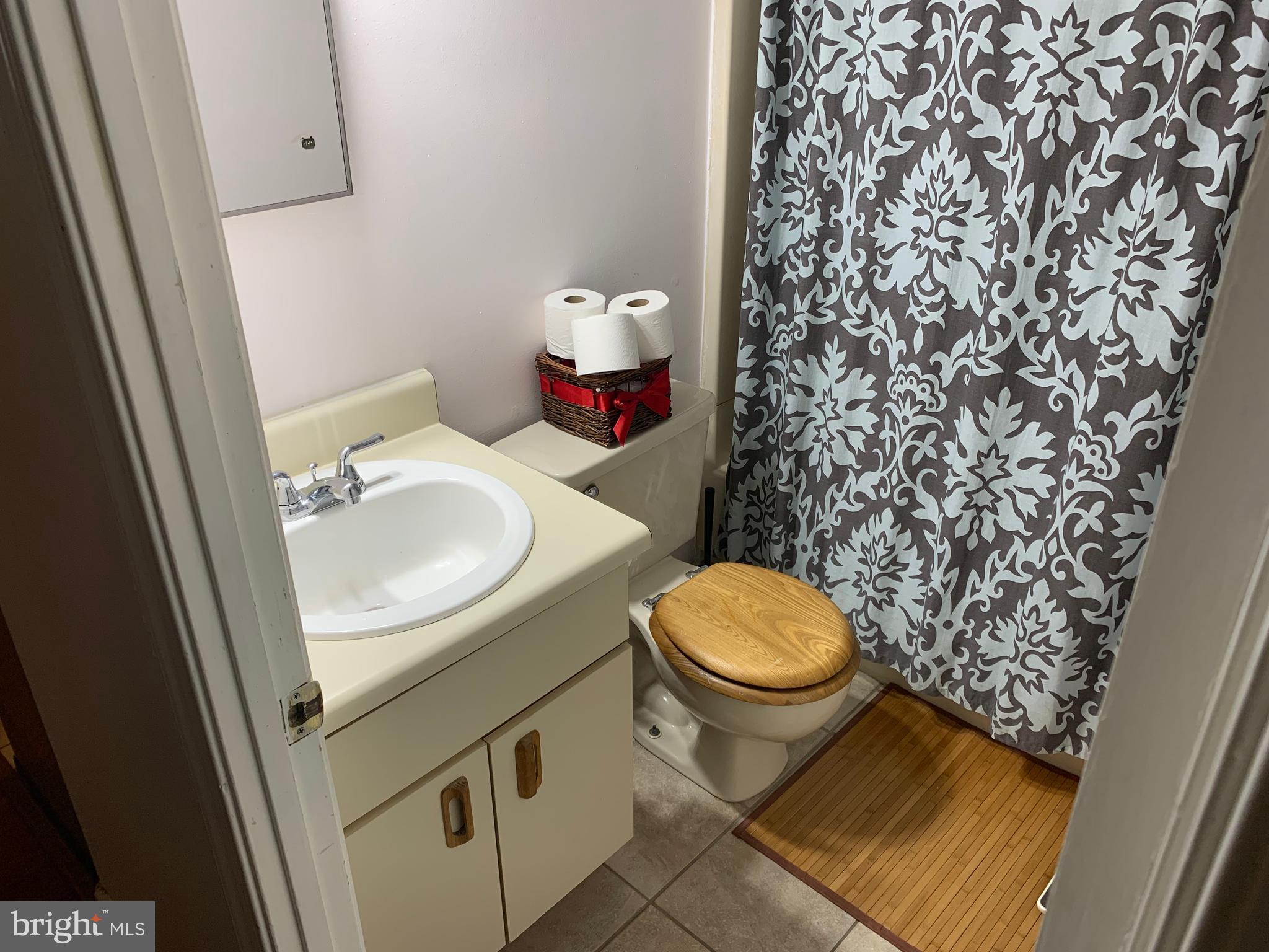 1609 Huntingdon Mews Clementon, NJ 08021 - Photo 10 of 15 a bathroom with a sink toilet and shower
