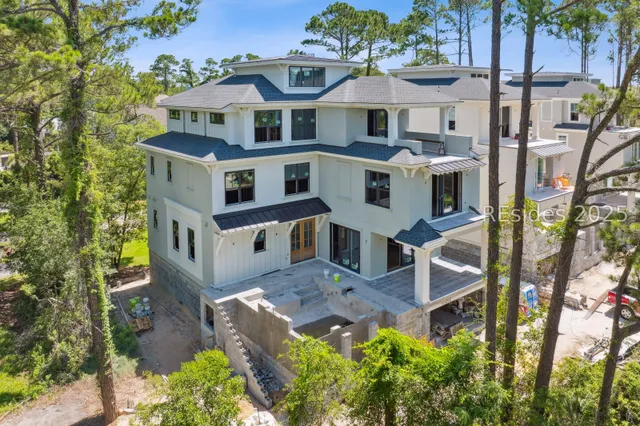 $3,500,000 | 15 Bradley Circle, Hilton Head Island, SC 29928