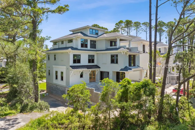 $3,500,000 | 15 Bradley Circle, Hilton Head Island, SC 29928
