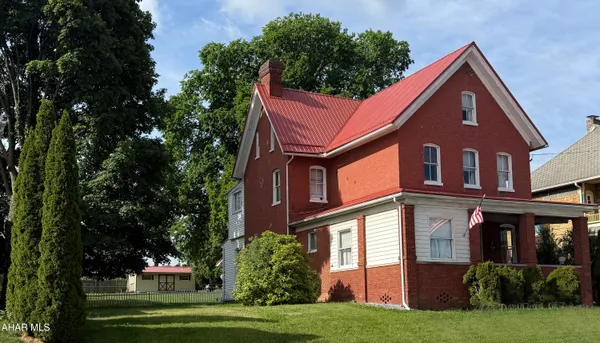 $279,000 | 314 East Penn Street, Bedford, PA 15522