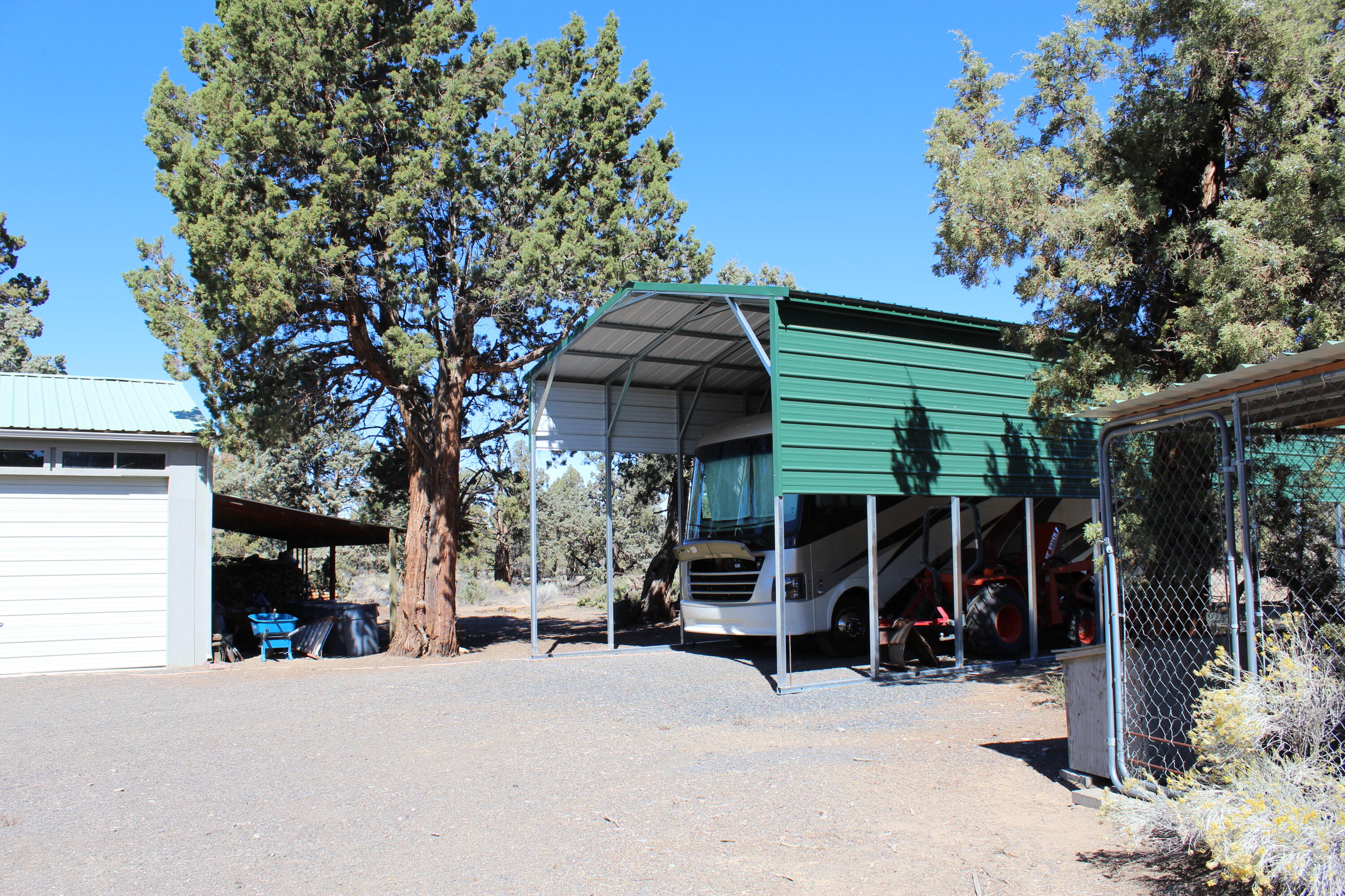25231 Alfalfa Market Road Bend, OR 97701 - Photo 3 of 25 RV Carport