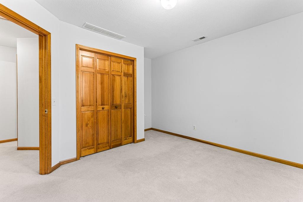 403 North Leonard Road St. Joseph, MO 64506 - Photo 38 of 63