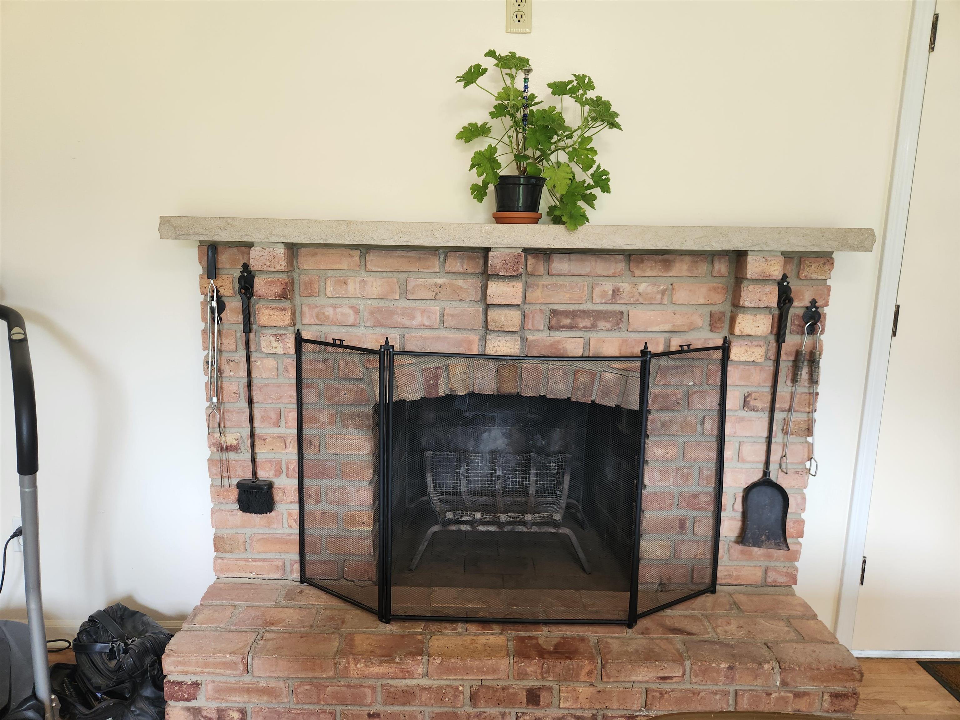 2011 Flanders Road Charlotte, MI 48813 - Photo 27 of 90