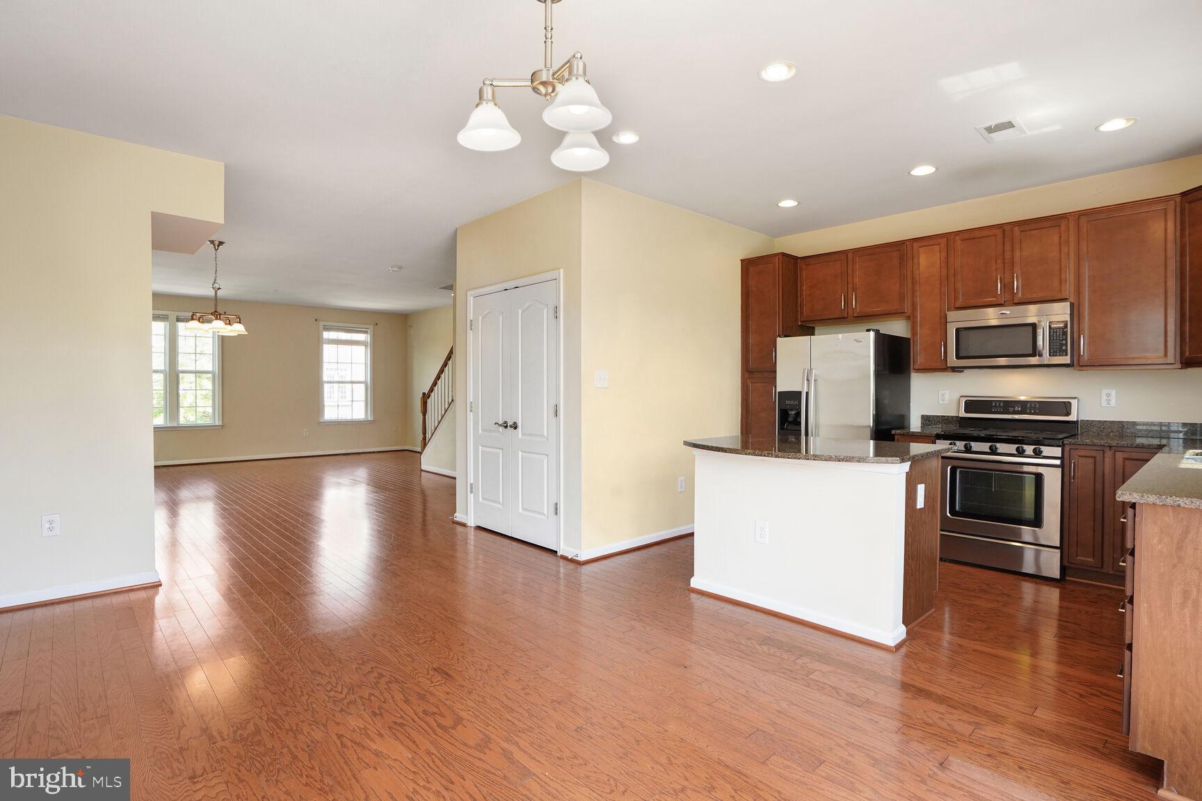 42777 Hay Road Ashburn, VA 20147 - Photo 8 of 21