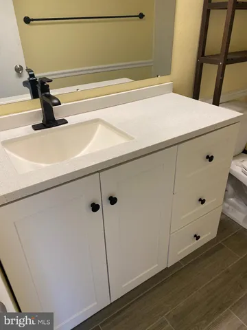 a close view of sink