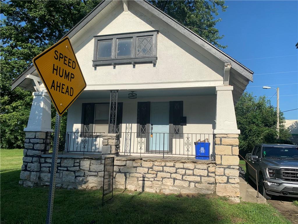 4608 Forest Avenue Kansas City, MO 64110 - Photo 1 of 22