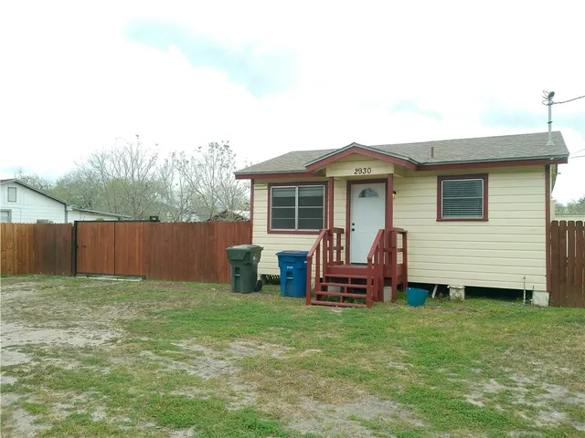$995 | 2930 East Harrington Drive, Corpus Christi, TX 78410