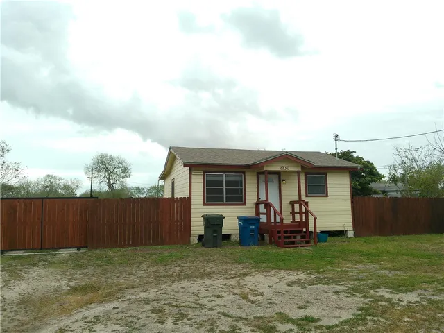 $995 | 2930 East Harrington Drive, Corpus Christi, TX 78410