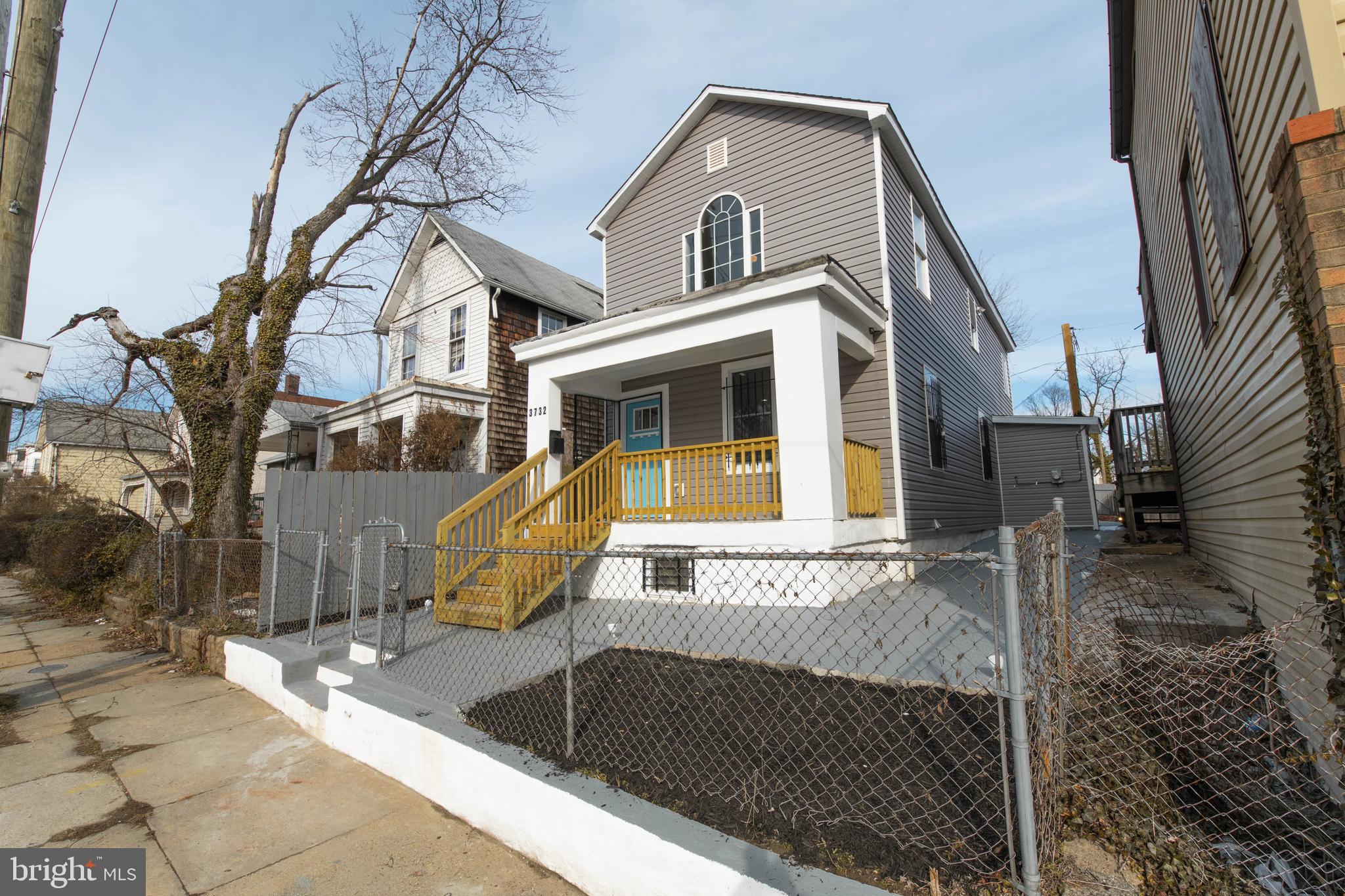3732 Old Frederick Road Baltimore, MD 21229 - Photo 2 of 34 Completely fenced