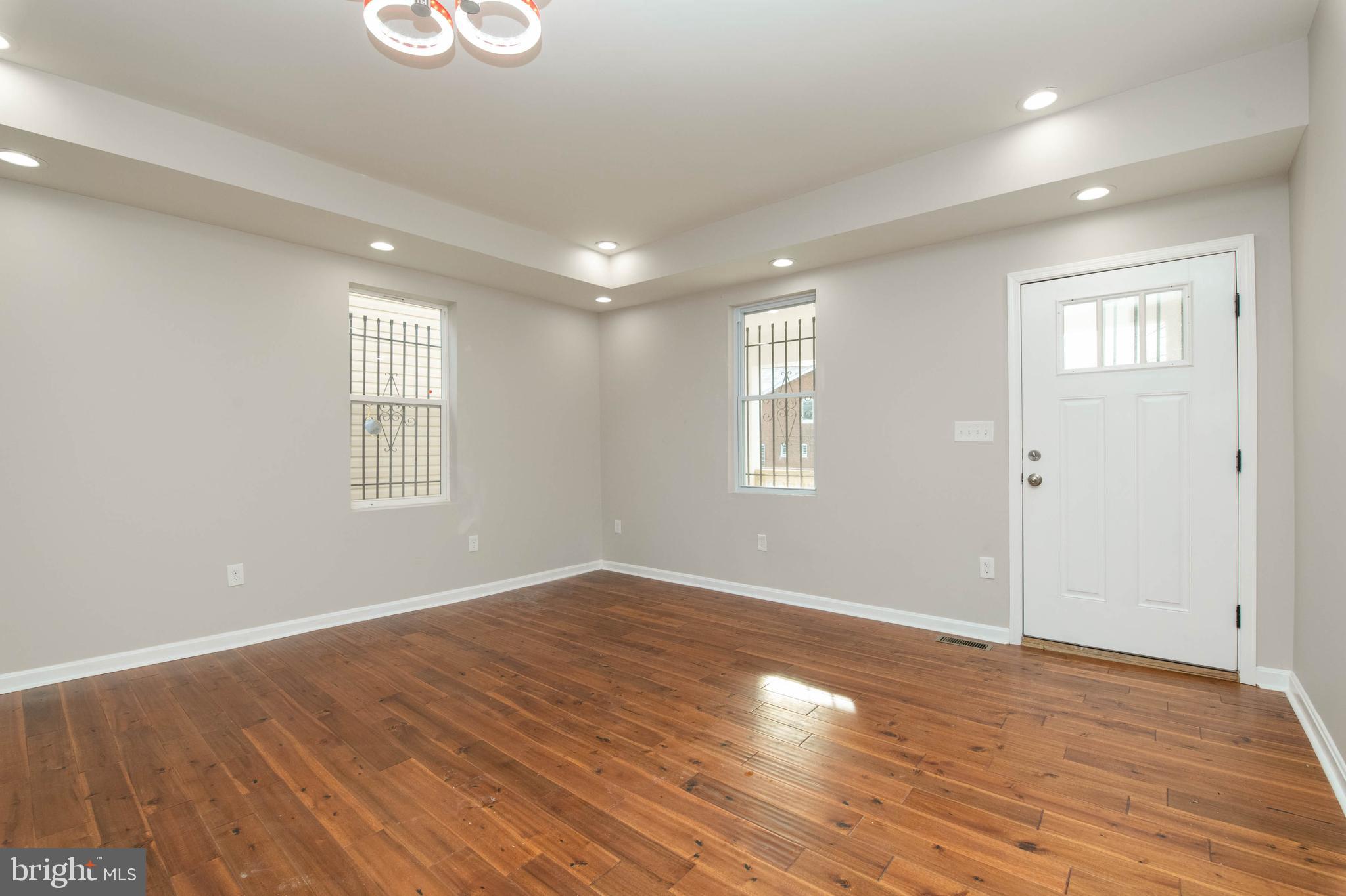 3732 Old Frederick Road Baltimore, MD 21229 - Photo 11 of 34 Open Living room