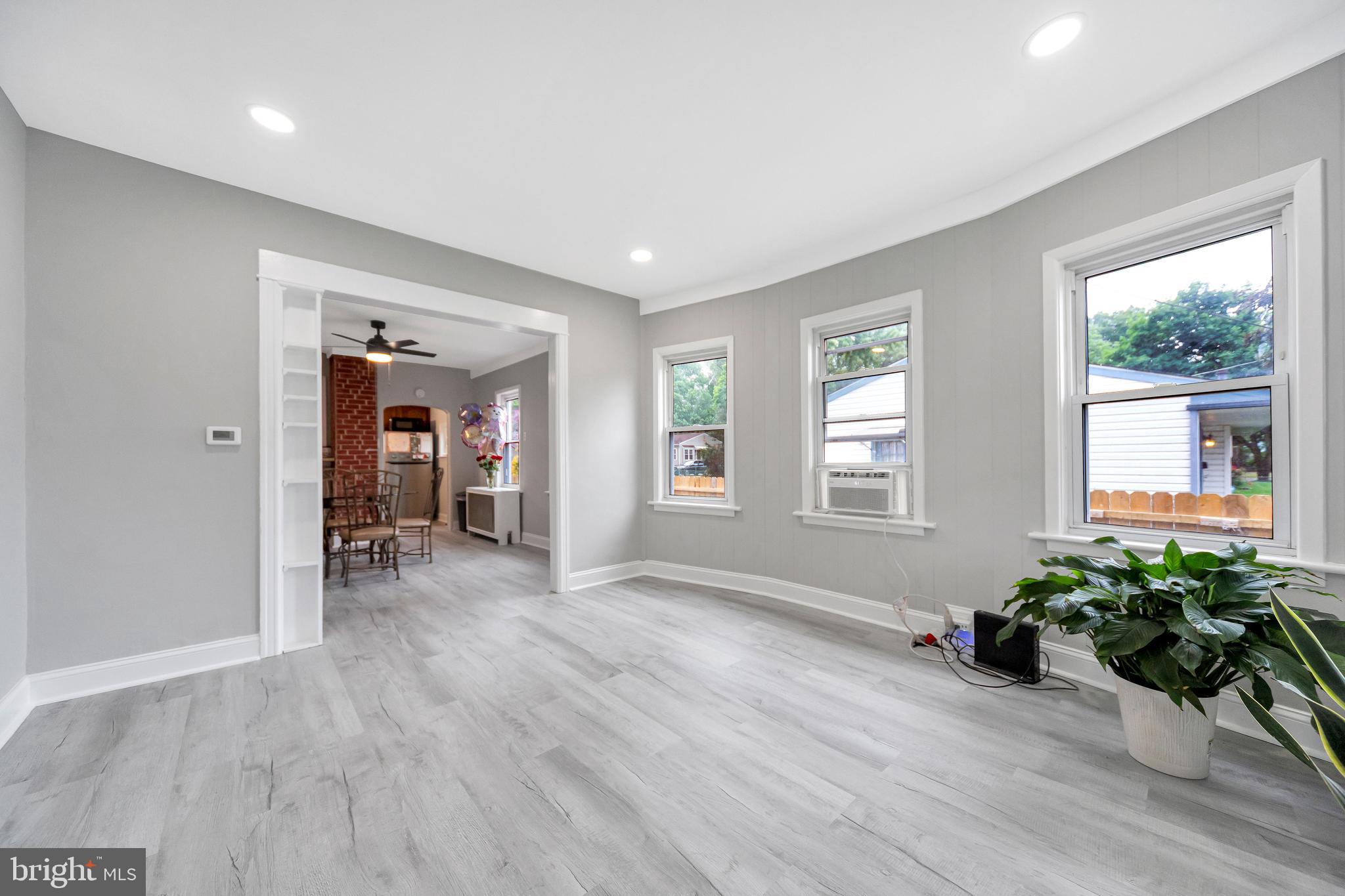 27 Elm Avenue Clementon, NJ 08021 - Photo 6 of 28