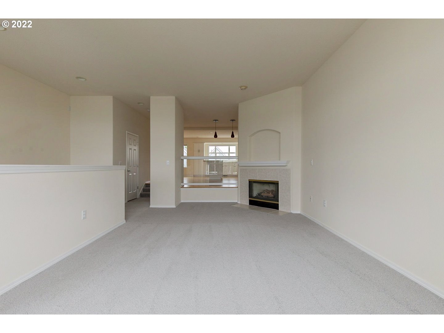 406 Northeast Bridgeton Road Portland, OR 97211 - Photo 3 of 32 Gallery Image 3
