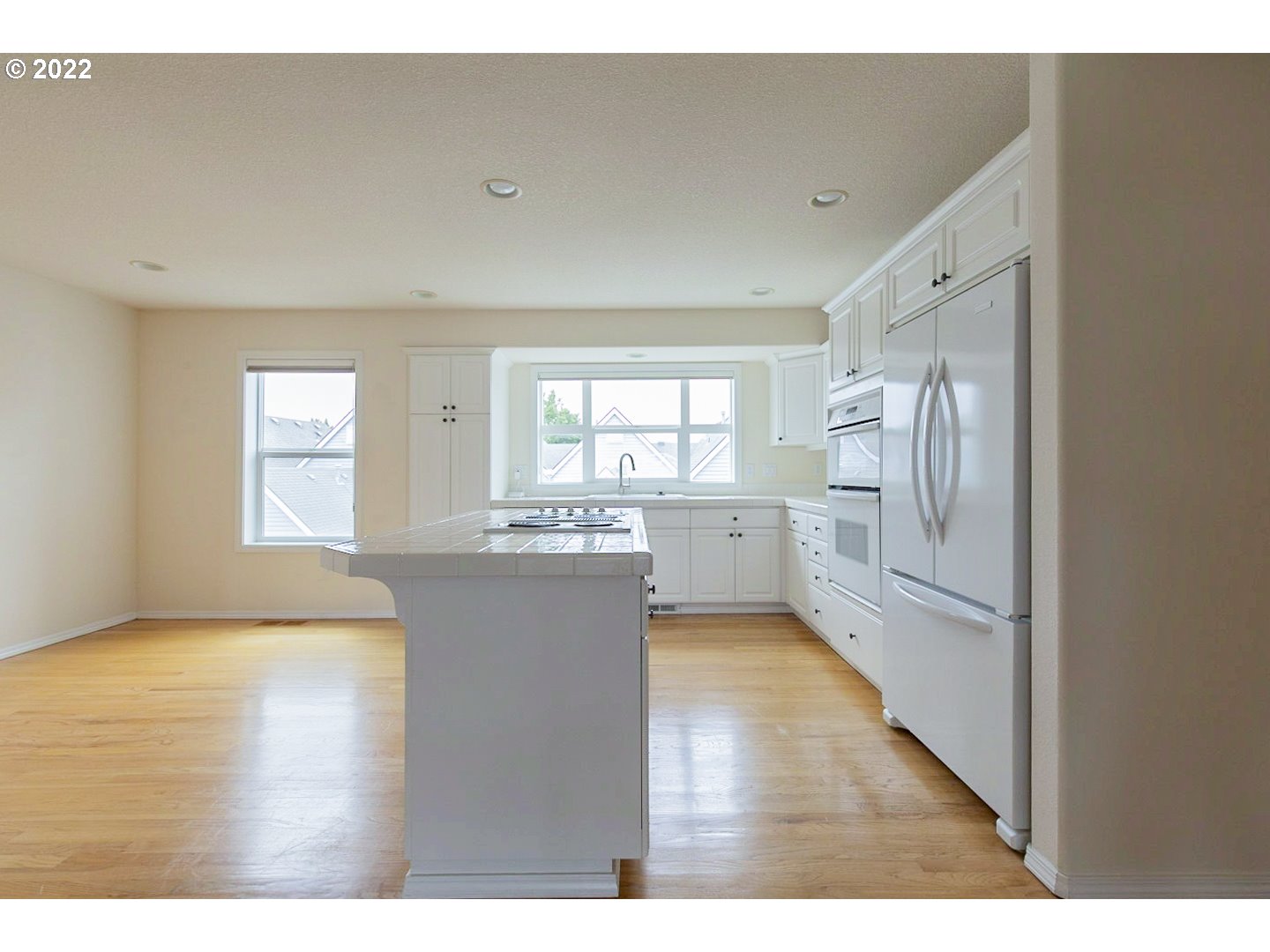 406 Northeast Bridgeton Road Portland, OR 97211 - Photo 8 of 32 Gallery Image 8