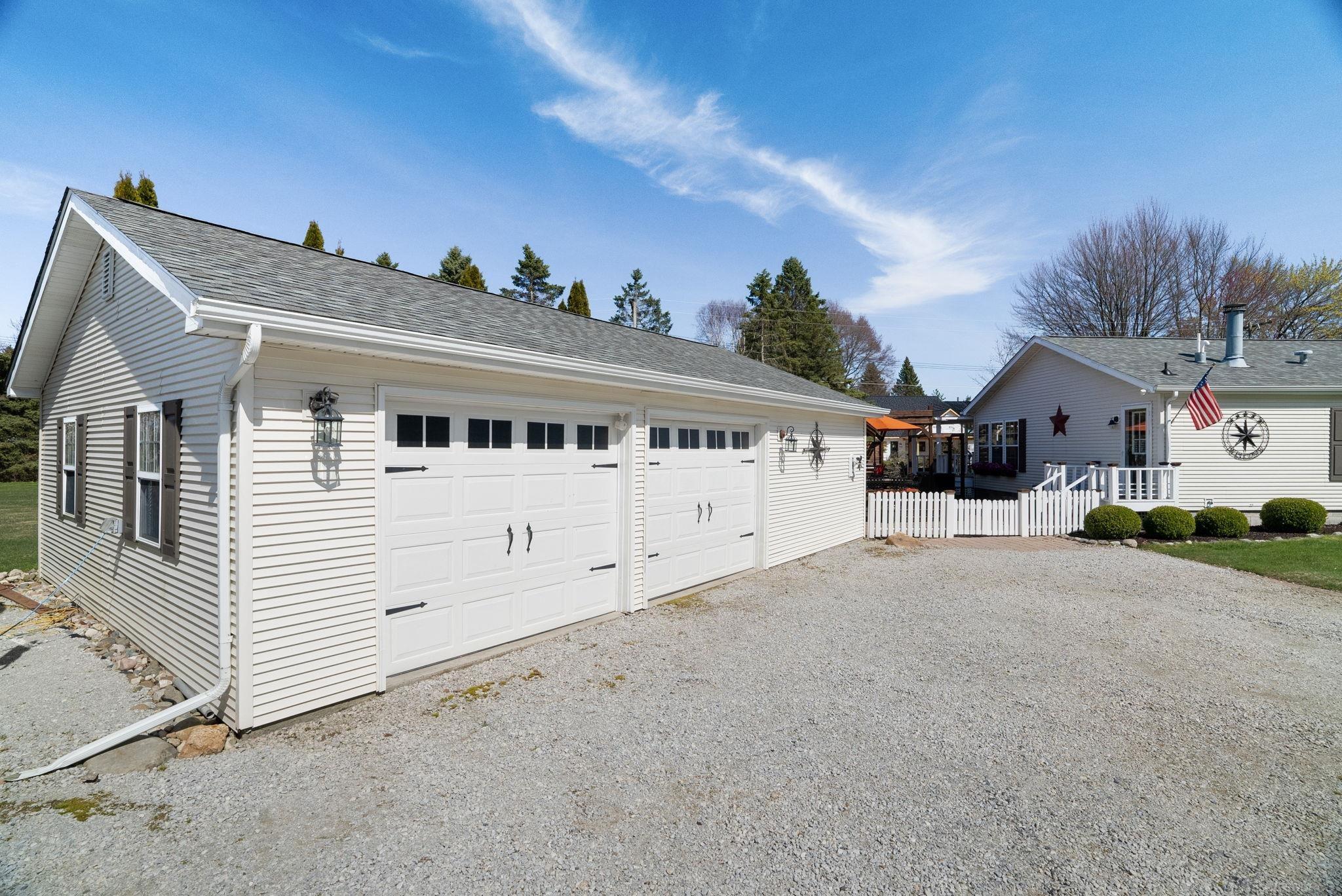 6273 Santa Barbara Road Lexington, MI 48450 - Photo 8 of 57