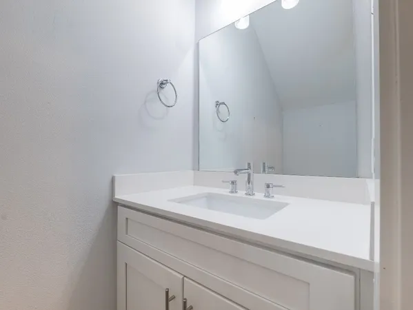 $2,495 | 210 East 32nd Street, Houston, TX 77018