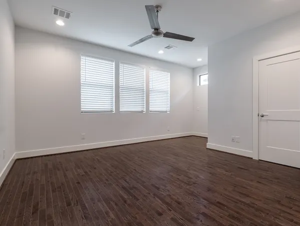 $2,595 | 210 East 32nd Street, Houston, TX 77018