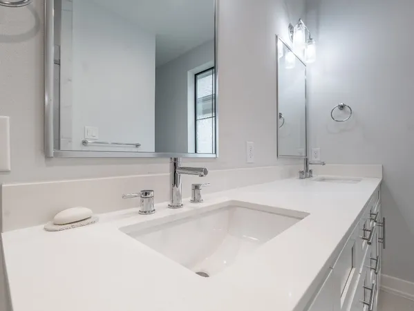 $2,495 | 210 East 32nd Street, Houston, TX 77018