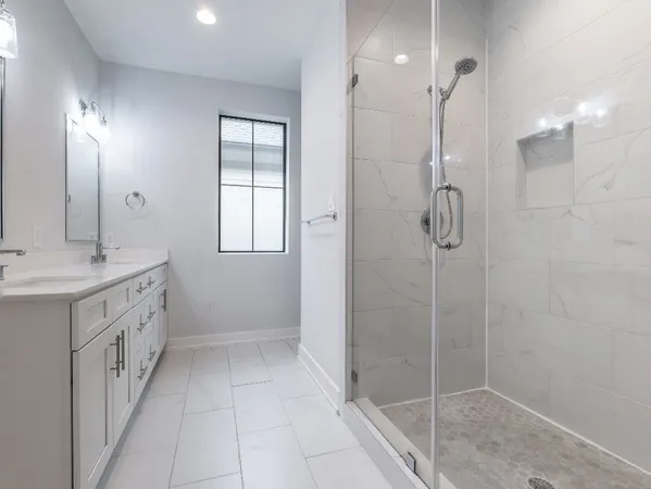 $2,495 | 210 East 32nd Street, Houston, TX 77018