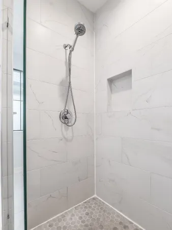 $2,495 | 210 East 32nd Street, Houston, TX 77018