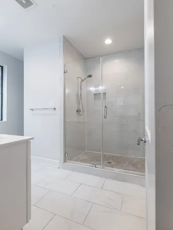 $2,495 | 210 East 32nd Street, Houston, TX 77018