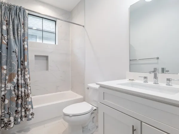 $2,495 | 210 East 32nd Street, Houston, TX 77018