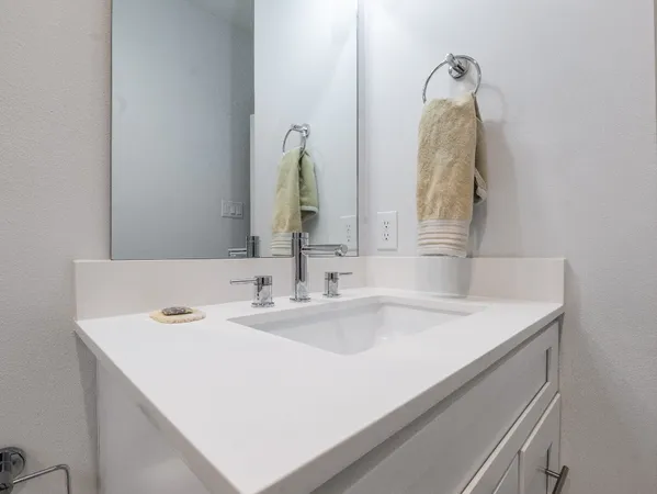 $2,495 | 210 East 32nd Street, Houston, TX 77018