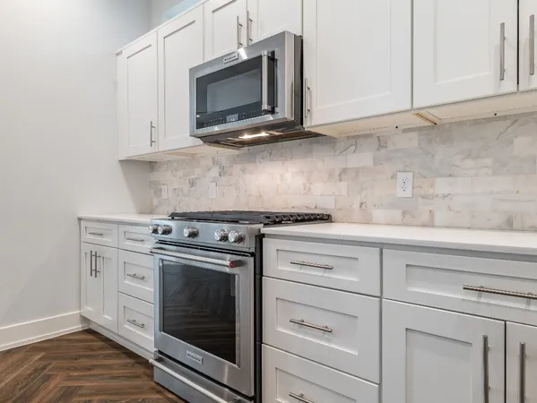 $2,495 | 210 East 32nd Street, Houston, TX 77018