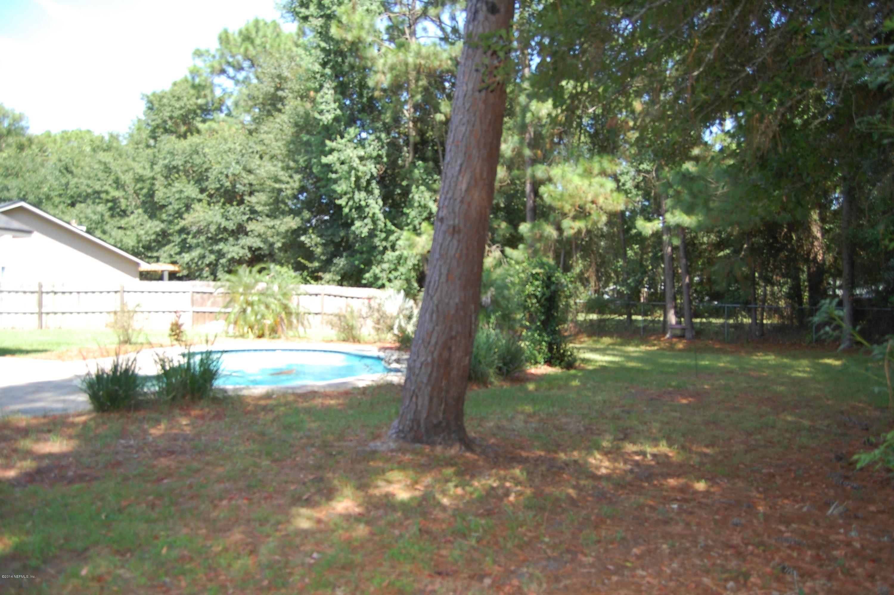 10813 Rutherford Court Jacksonville, FL 32257 - Photo 19 of 21 BACKYARD VIEW 2