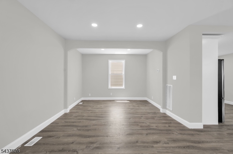 956 Adams Avenue Elizabeth, NJ 07201 - Photo 3 of 23