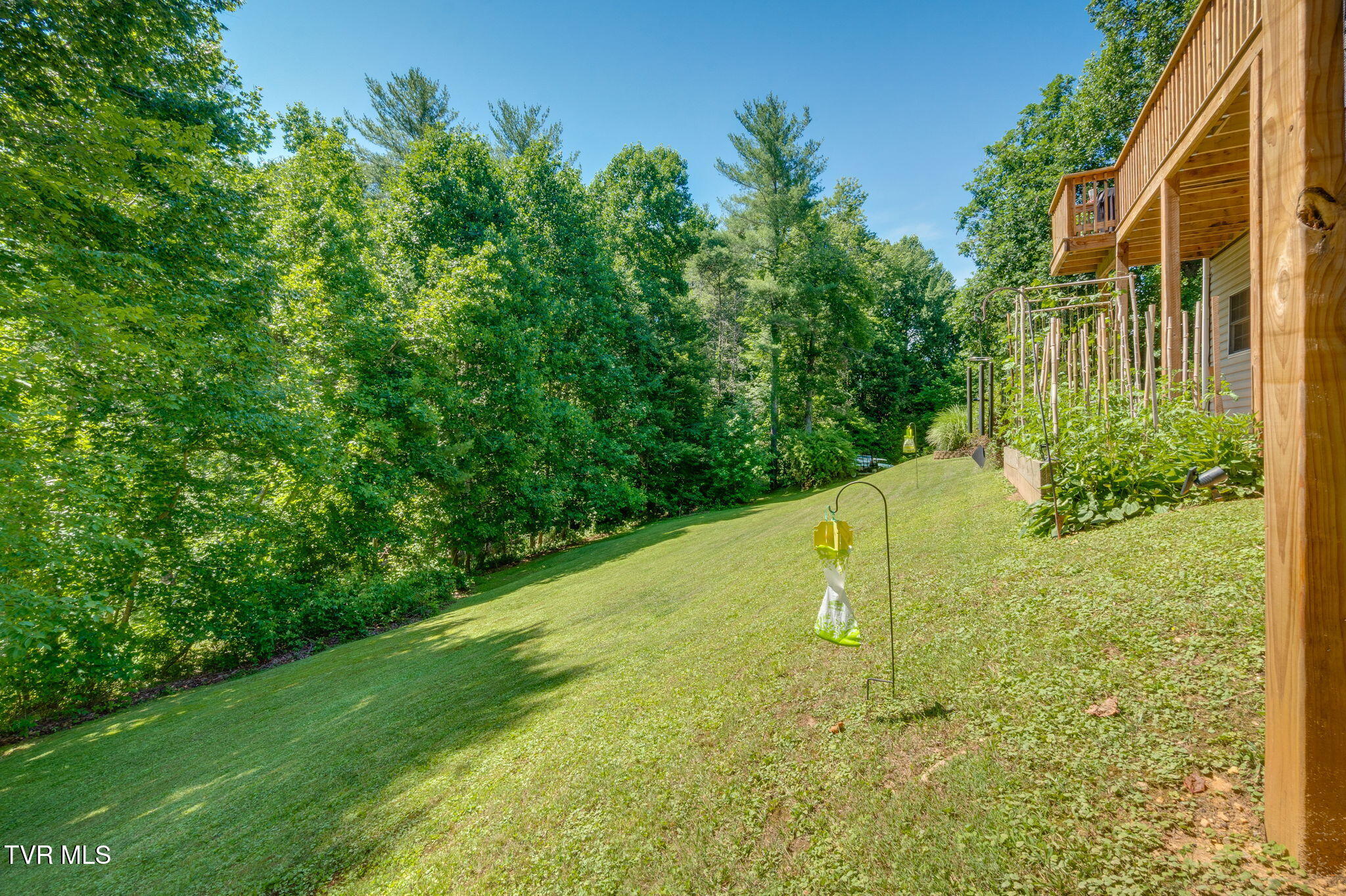 109 Cherokee Circle Erwin, TN 37650 - Photo 30 of 35 029